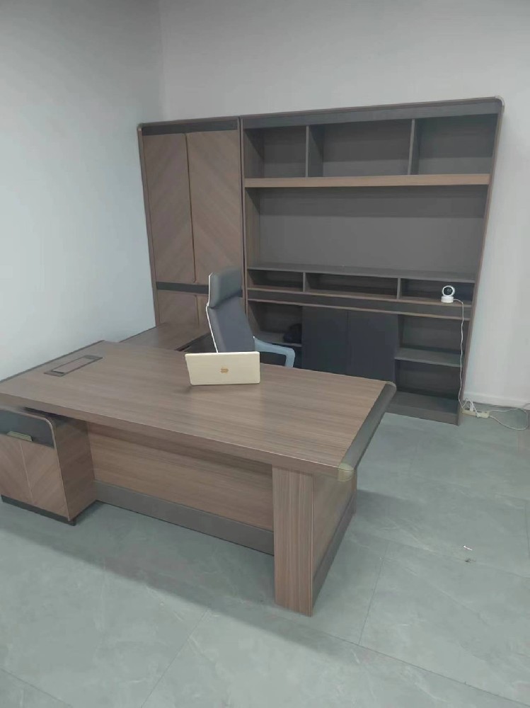 上海舊辦公家具回收，公司庫存廢舊清理，空調(diào)電腦淘汰品大量回收，貨架紅木家具回收