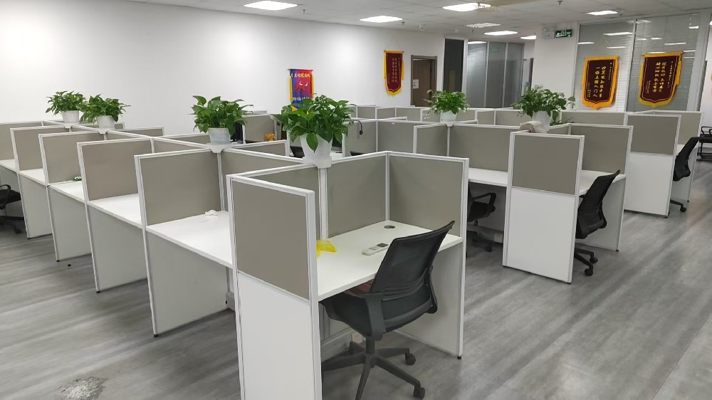 舊辦公家具回收二手公司廢舊淘汰物品回收，電腦屏風工位老板桌椅回收